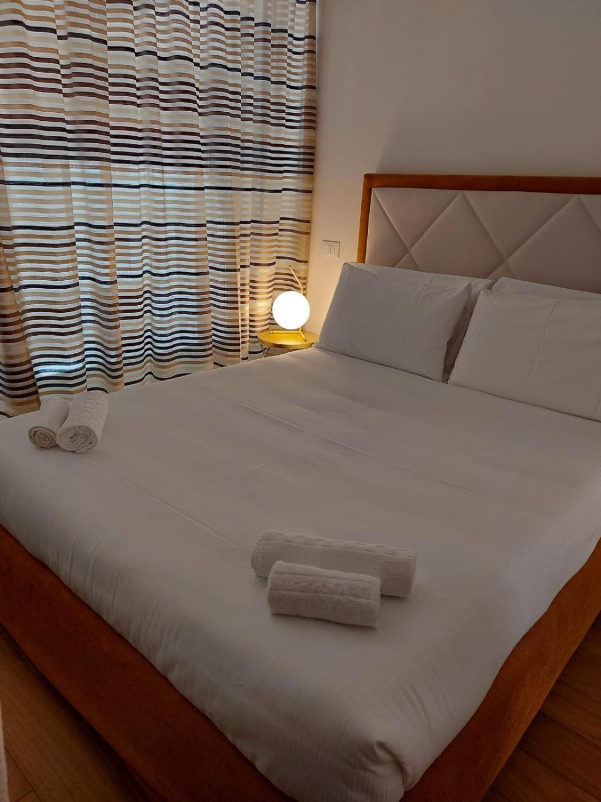 Nj Hotels & Apartments San Pietro All'Orto 6 Milan Exterior photo