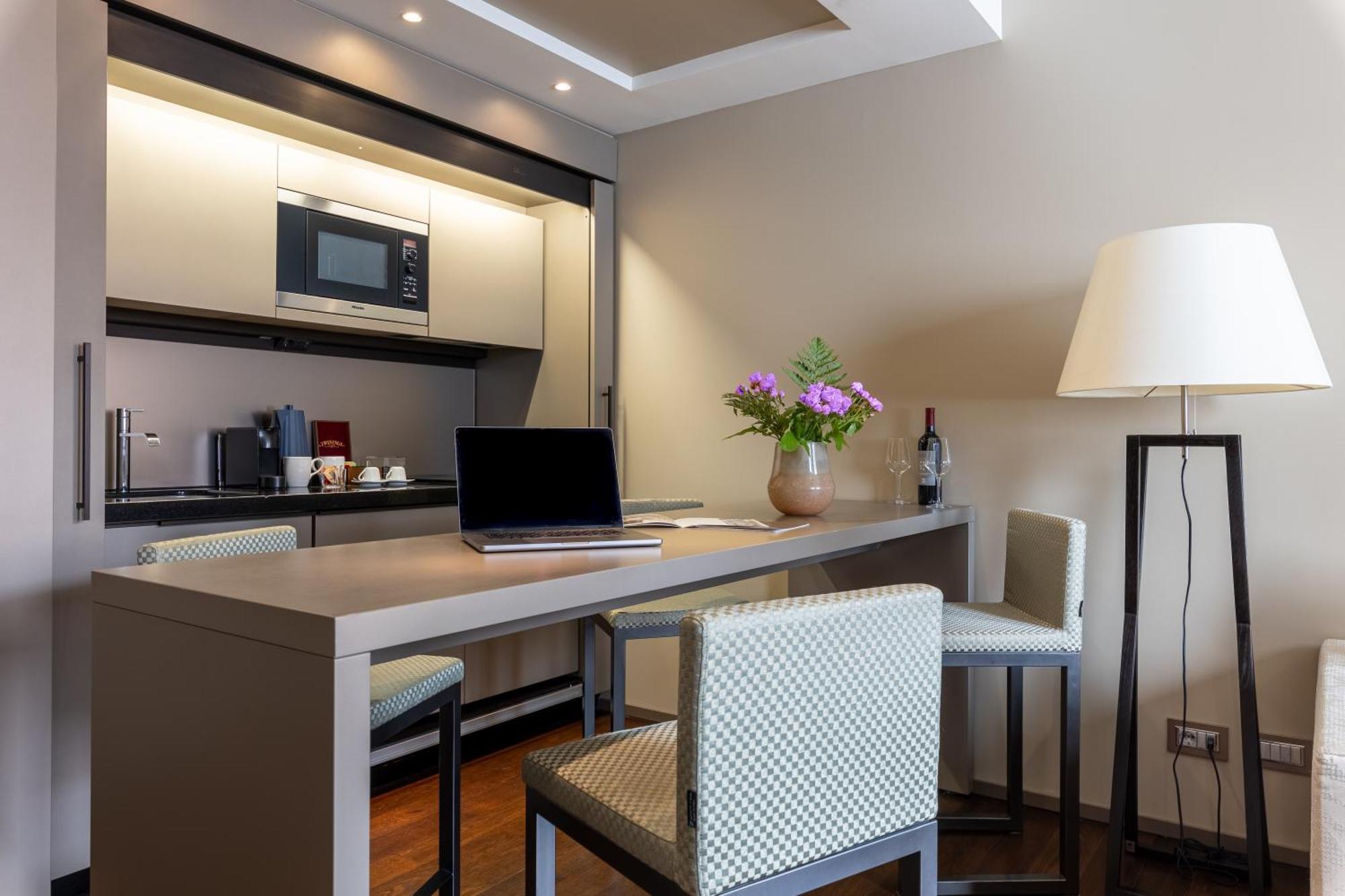 Nj Hotels & Apartments San Pietro All'Orto 6 Milan Exterior photo