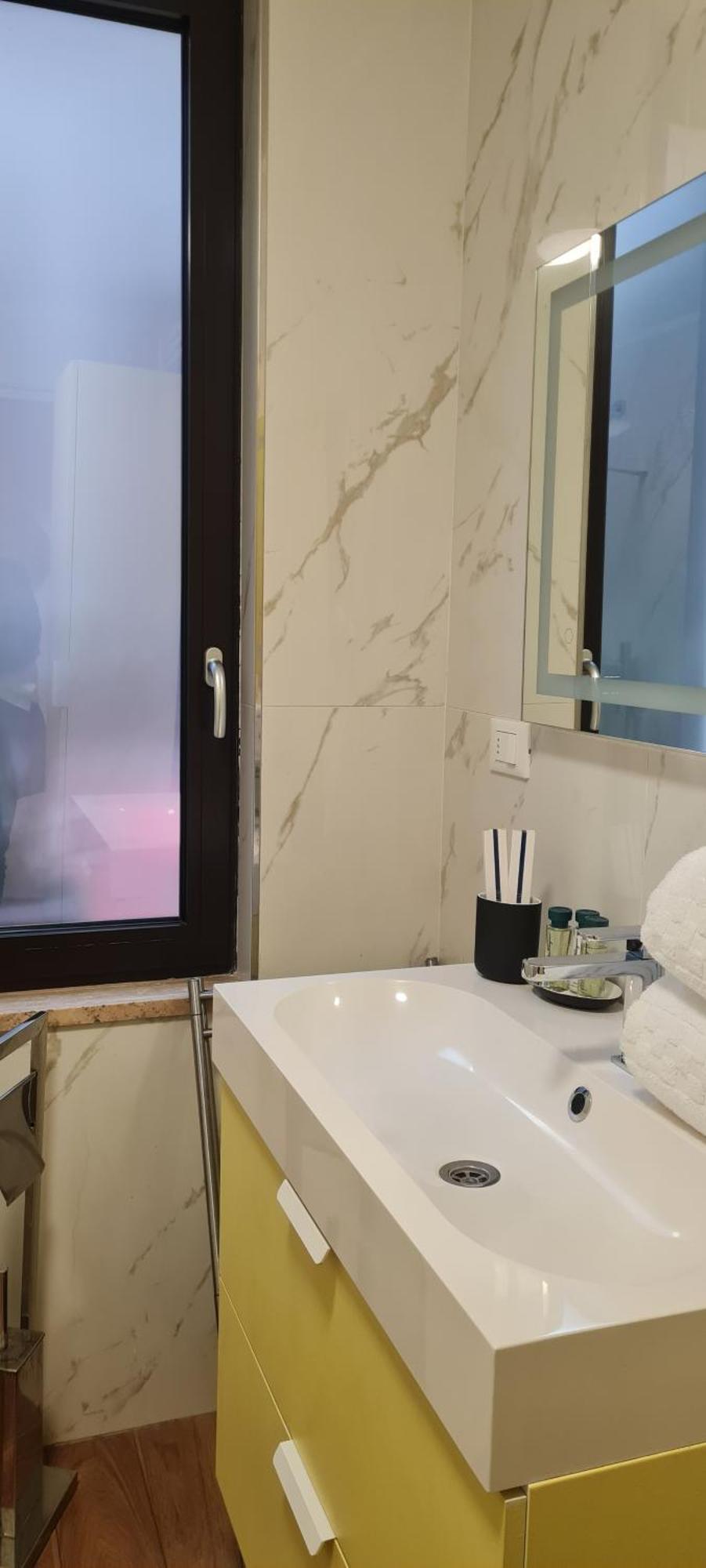 Nj Hotels & Apartments San Pietro All'Orto 6 Milan Exterior photo